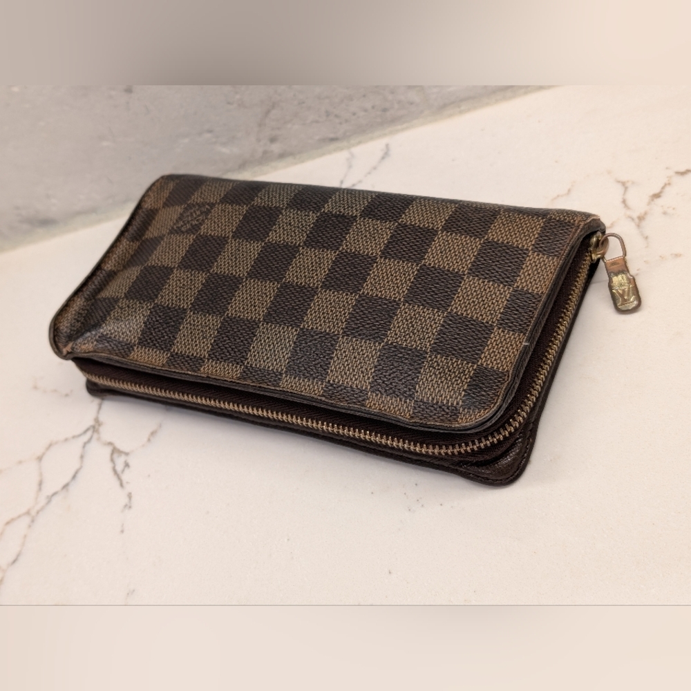 Louis Vuitton Damier Wallet - Brown Coated Canvas